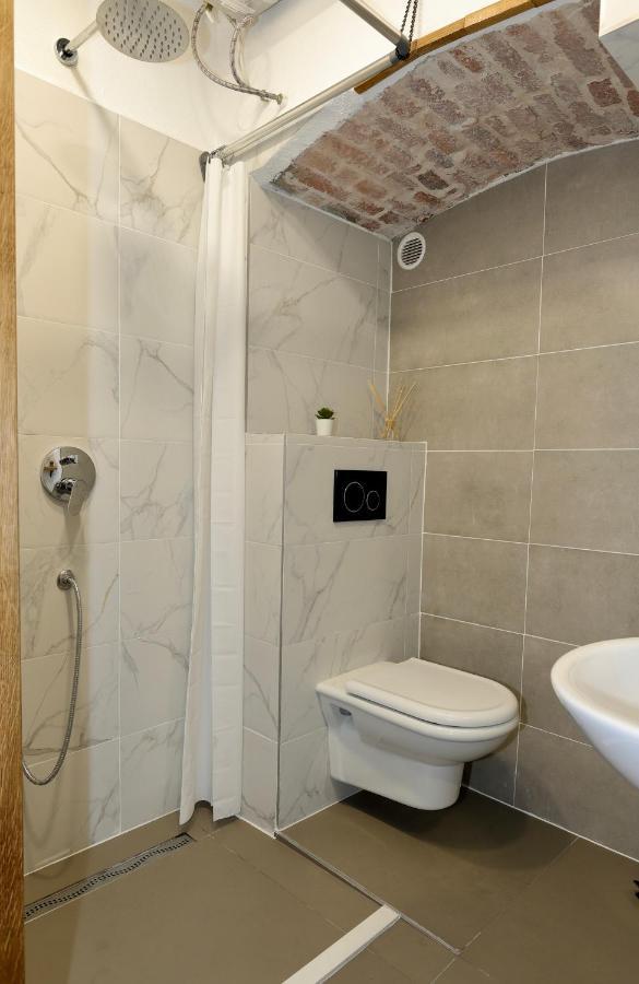 Podroom * Ljubljana